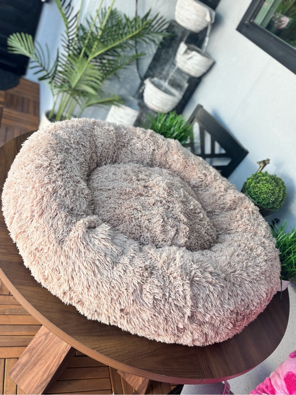 BEDSURE LARGE SIZE FUZZY CALMING BROWN PET BED 🐾🐶
